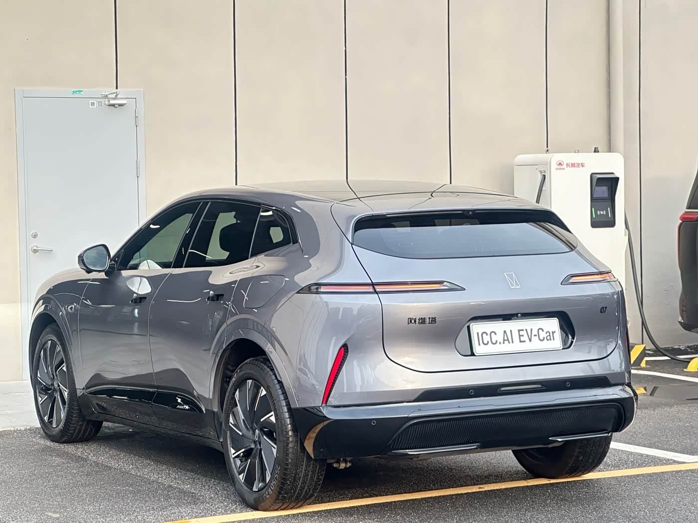 2024 Avatr 07 رمادي فضي, 10,000 km, China export – photo 14