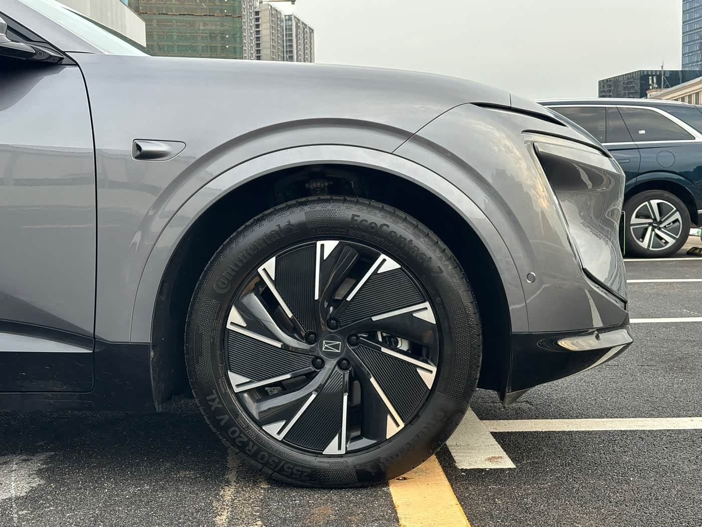 2024 Avatr 07 رمادي فضي, 10,000 km, China export – photo 9