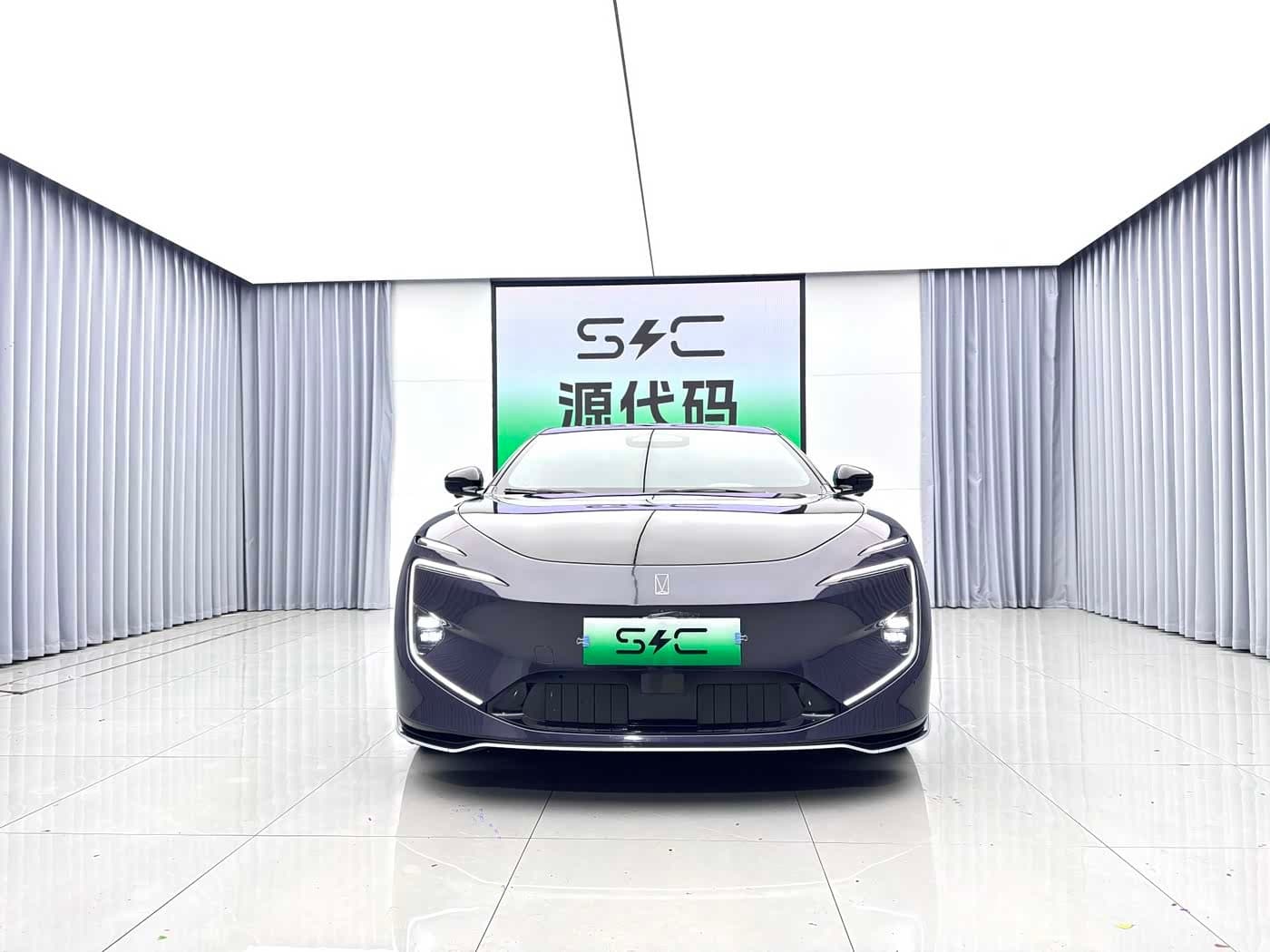 2024 Avatr 12 Red, 39,000 km, China export – photo 1