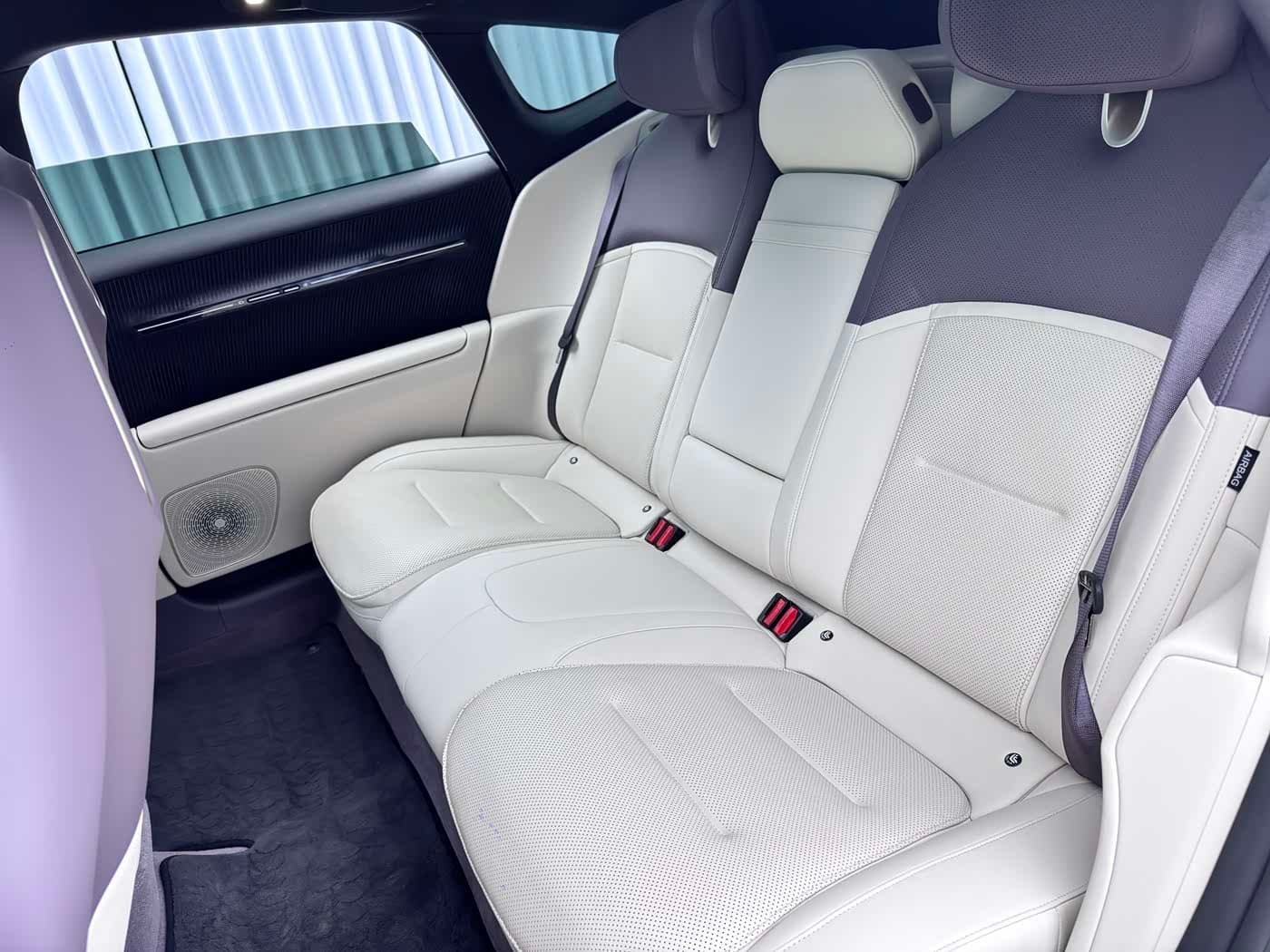 2024 Avatr 12 Red, 39,000 km, China export – photo 17