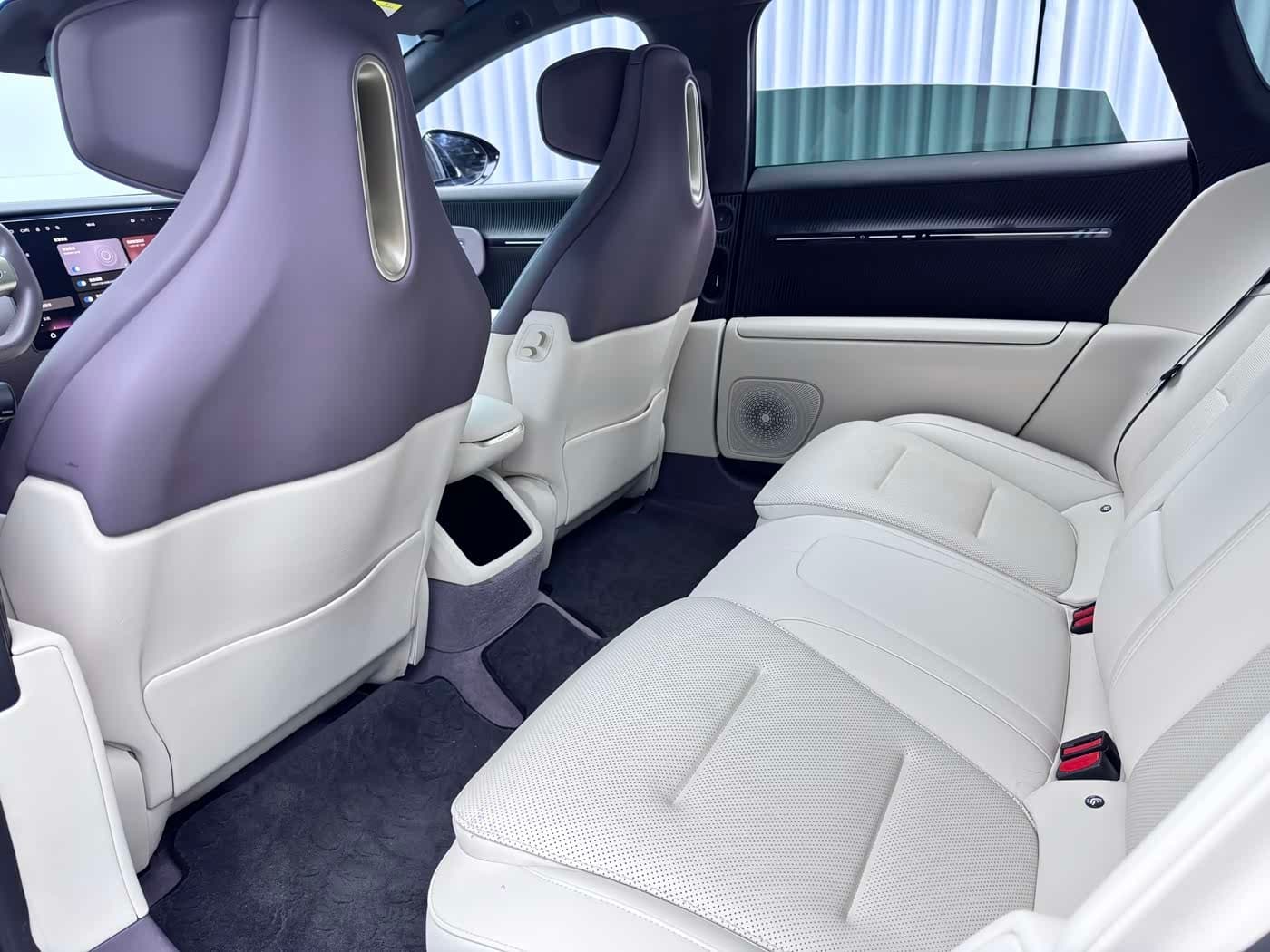 2024 Avatr 12 Red, 39,000 km, China export – photo 16