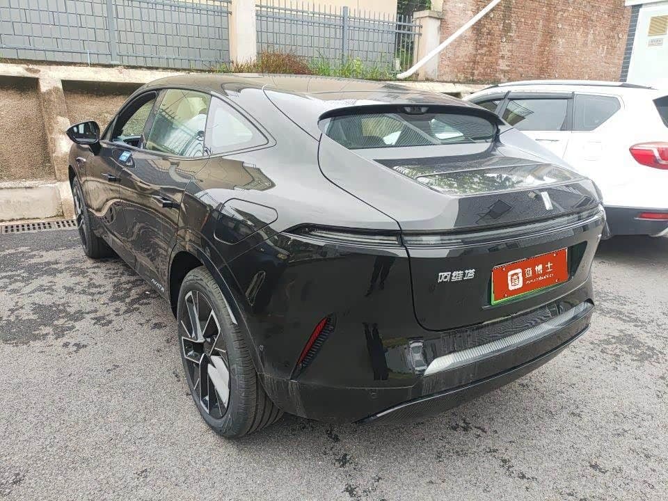 2025 Avatr 11 Black, 100 km, China export – photo 5