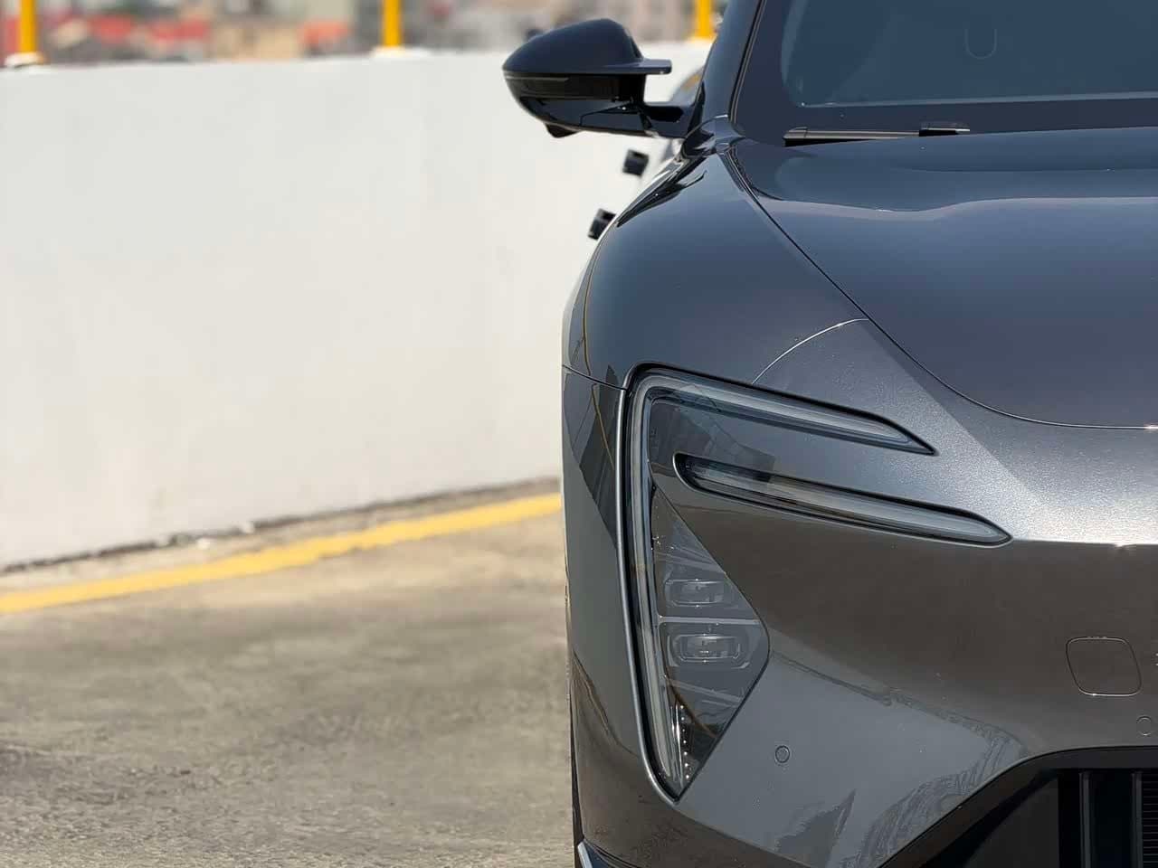 2025 Avatr 06 Silbergrau, 13,000 km, China export – photo 9