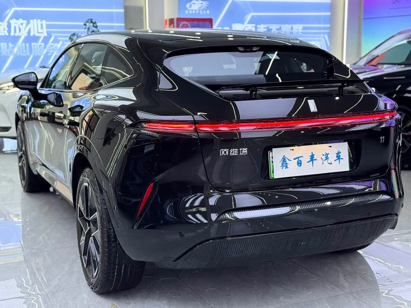 2025 Avatr 11 Black, 100 km, China export – photo 8