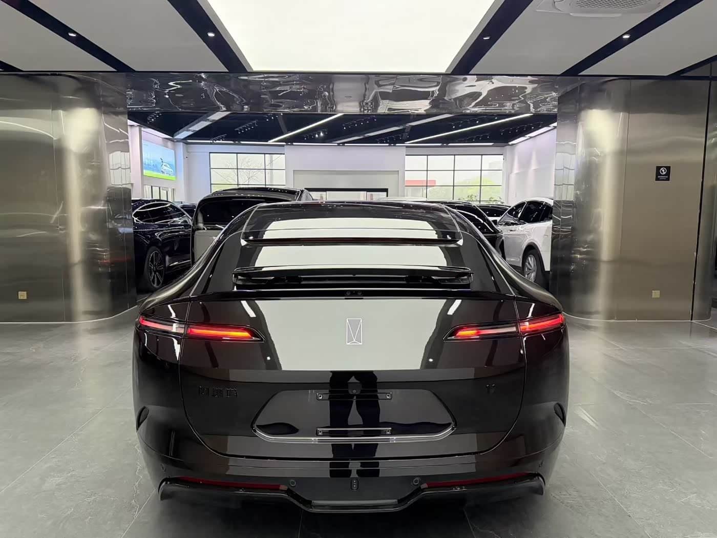 2025 Avatr 12 Black, 11,000 km, China export – photo 4