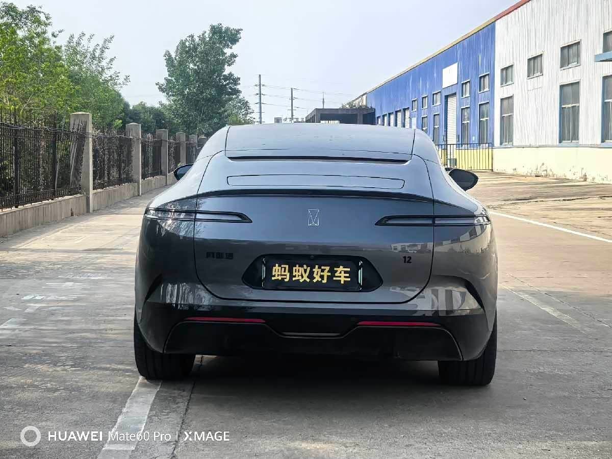 2024 Avatr 12 رمادي فضي, 12,000 km, China export – photo 5