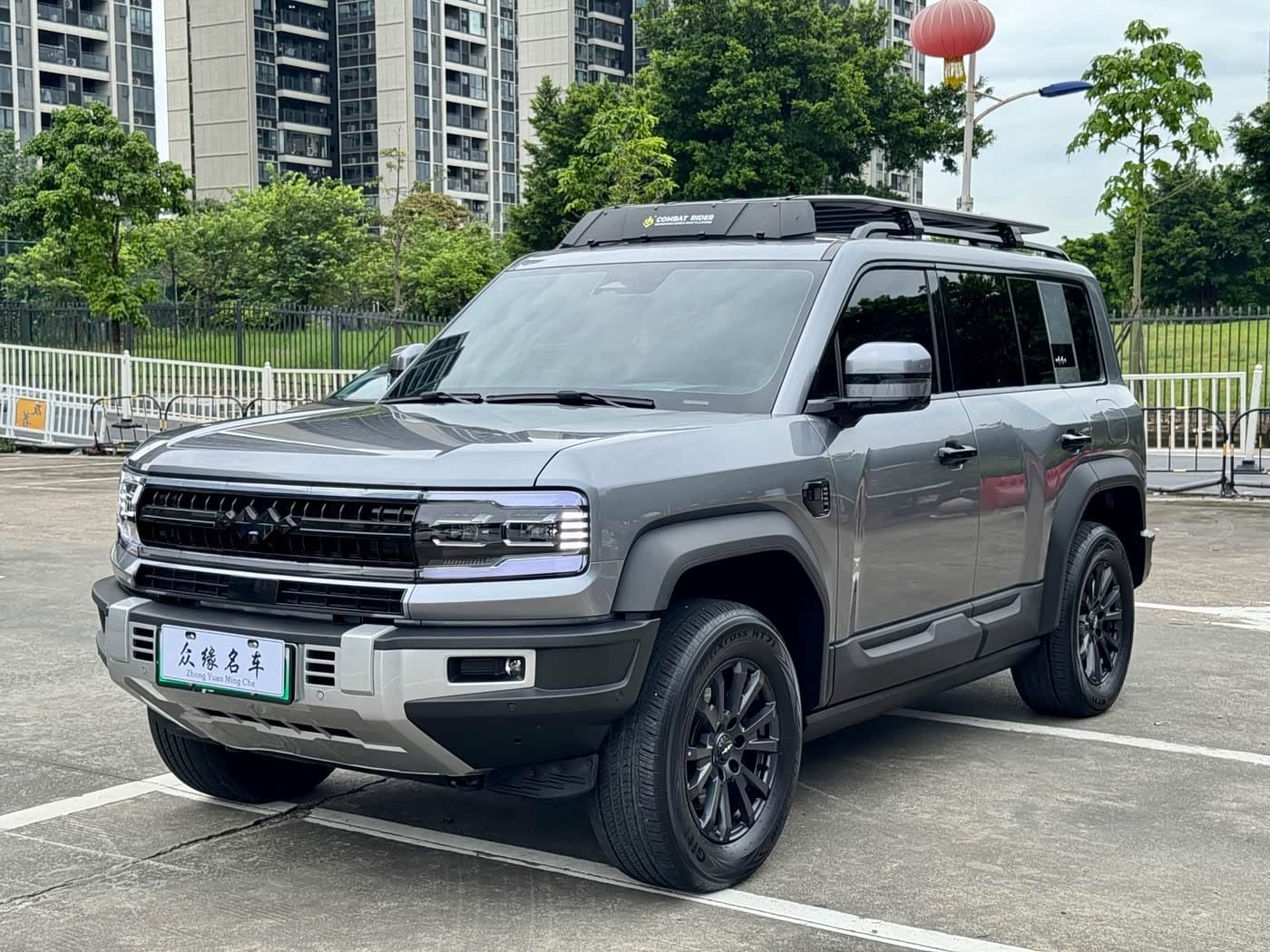 2023 Fang Cheng Bao Leopard 5 Silbergrau, 64,000 km, China export – photo 1