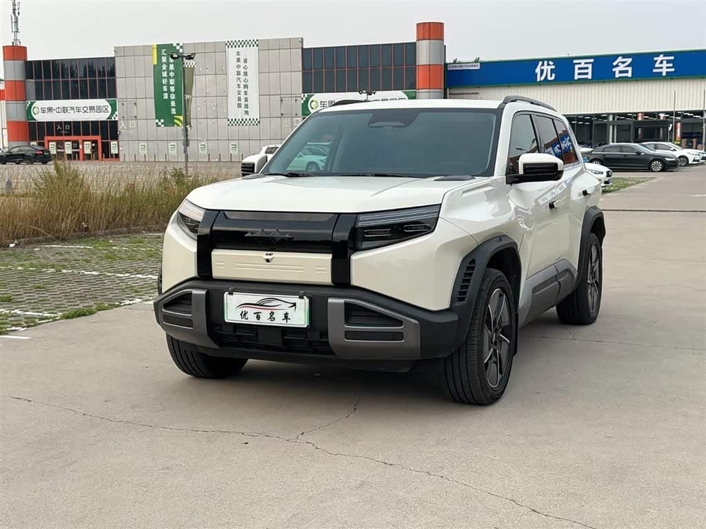 2025 Fang Cheng Bao Titanium 3 White, 12,000 km, China export – photo 1