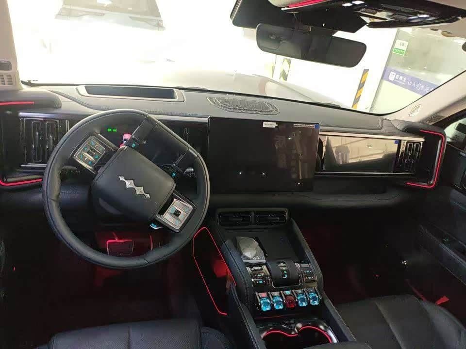 2025 Fang Cheng Bao Leopard 5 Silbergrau, 8,000 km, China export – photo 7