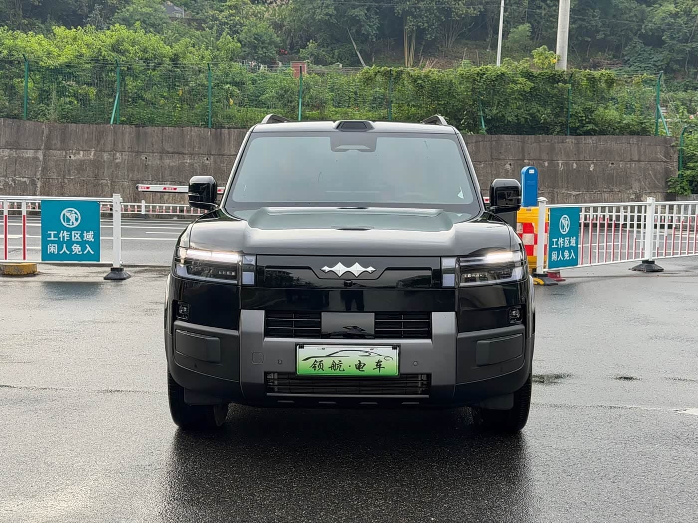 2025 Fang Cheng Bao Titanium 7 Black, 4,000 km, China export – photo 2