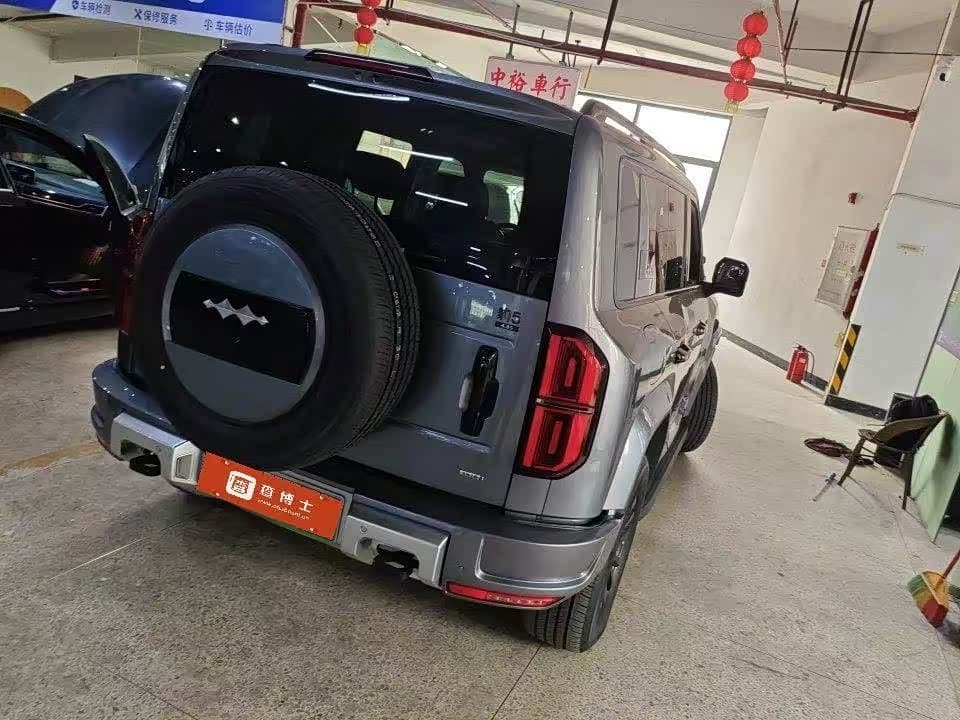 2025 Fang Cheng Bao Leopard 5 Silbergrau, 8,000 km, China export – photo 4