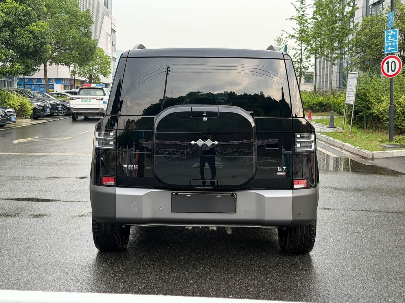 2025 Fang Cheng Bao Titanium 7 Black, 4,000 km, China export – photo 6