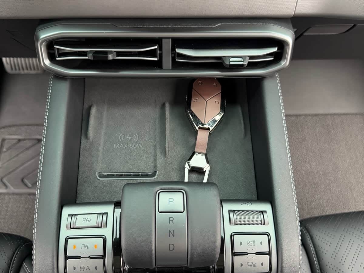 2025 Fang Cheng Bao Titanium 3 White, 8,000 km, China export – photo 19