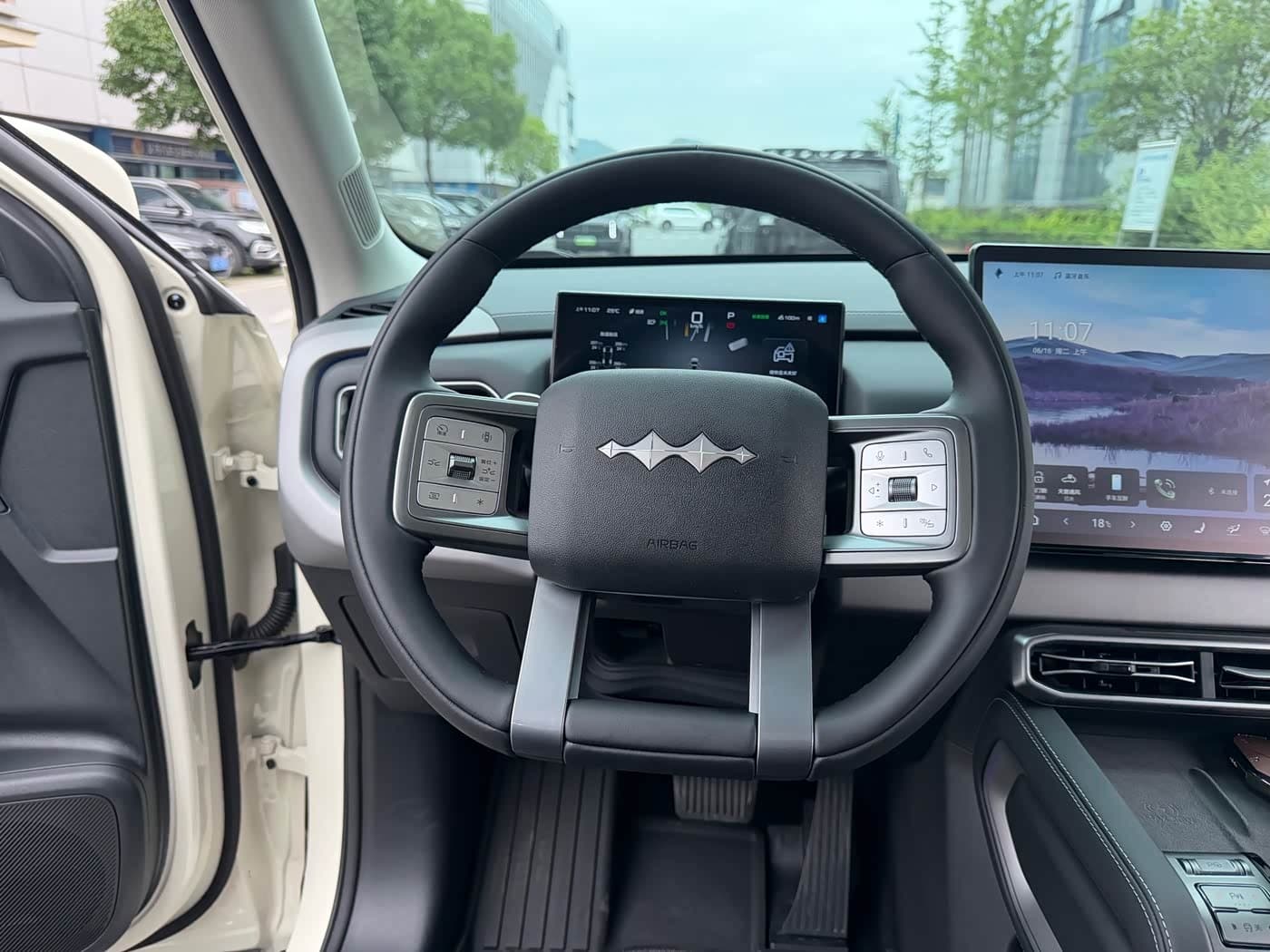 2025 Fang Cheng Bao Titanium 3 White, 8,000 km, China export – photo 17