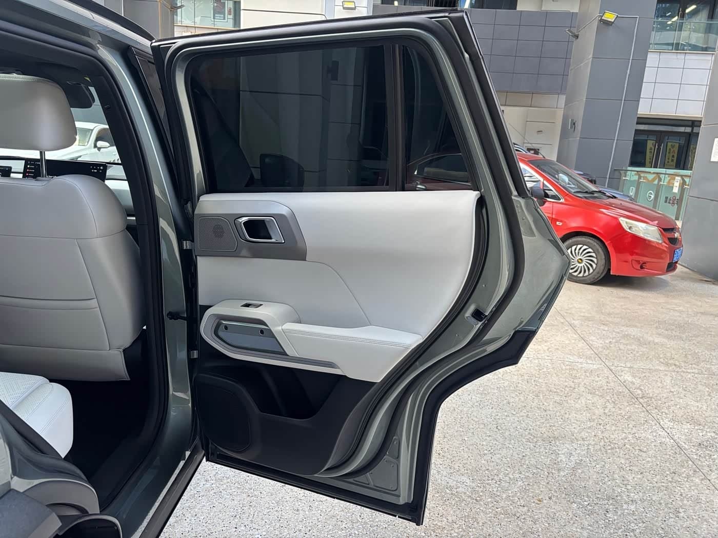 2025 Fang Cheng Bao Titanium 3 Silbergrau, 15,000 km, China export – photo 15