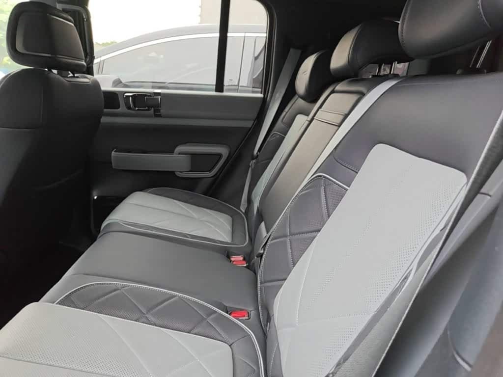 2025 Fang Cheng Bao Leopard 5 Green, 10,000 km, China export – photo 17