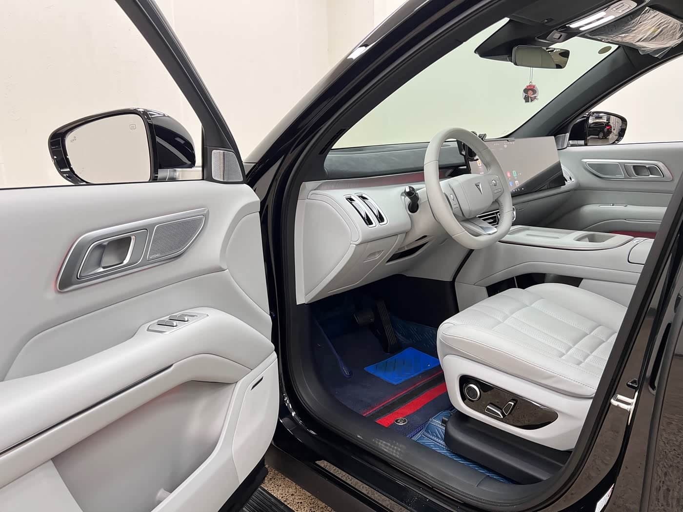 2025 Deepal Deep Blue S09 Black, 14,600 km, China export – photo 13