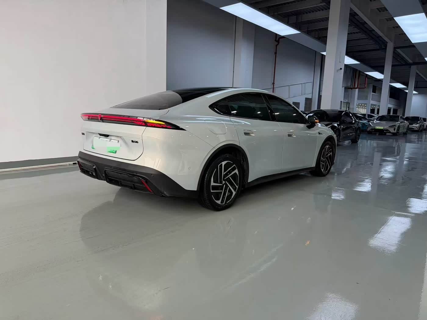 2025 Deepal DeepBlue L06 Gris Argenté, 8,000 km, China export – photo 11