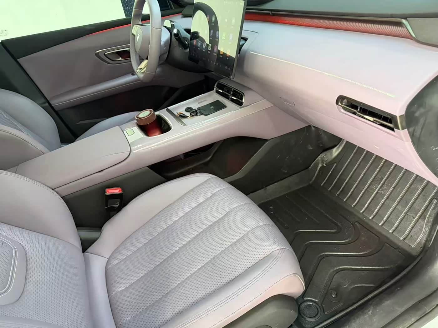 2025 Deepal DeepBlue L06 Gris Argenté, 8,000 km, China export – photo 10