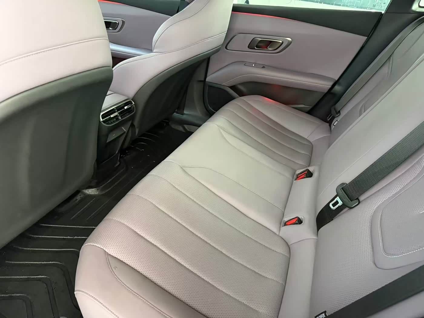 2025 Deepal DeepBlue L06 Gris Argenté, 8,000 km, China export – photo 6