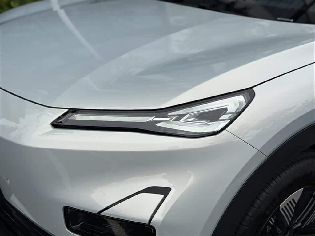 2025 Deepal Shenlan S05 Silbergrau, 3,500 km, China export – photo 3
