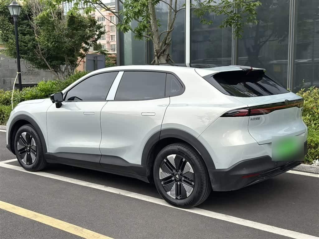 2025 Deepal Shenlan S05 Silbergrau, 3,500 km, China export – photo 12