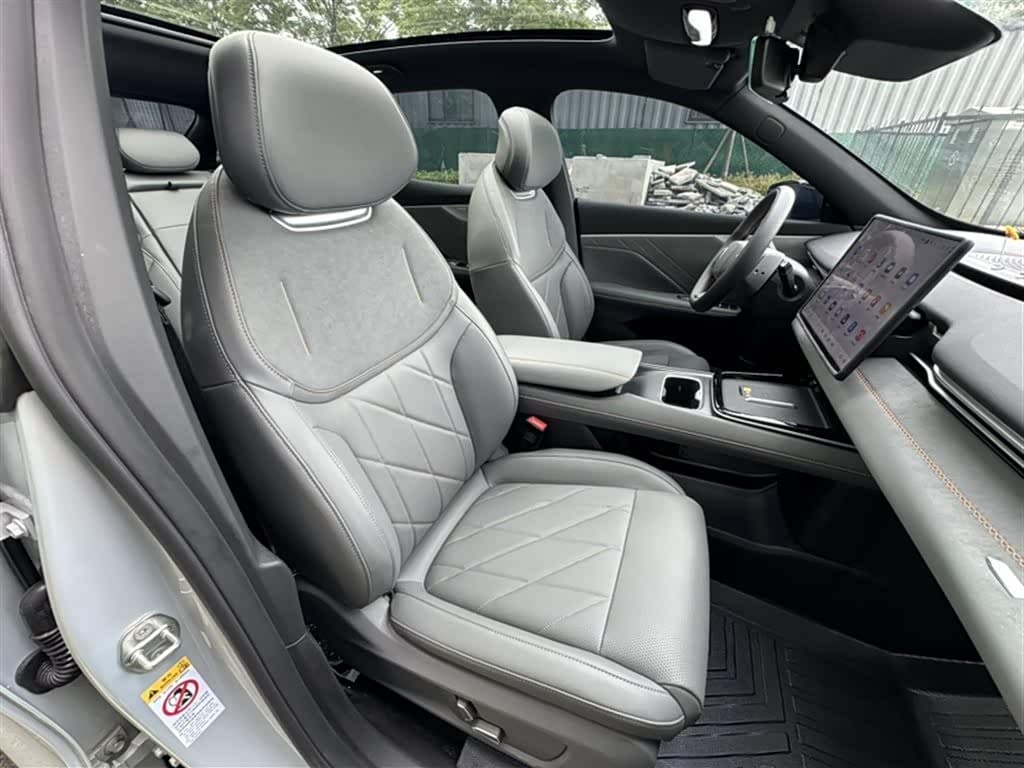 2025 Deepal Shenlan S05 Silbergrau, 3,500 km, China export – photo 4