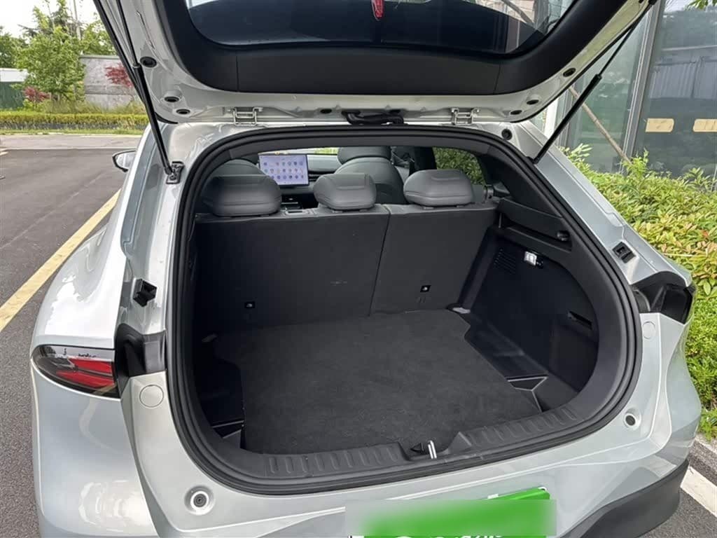 2025 Deepal Shenlan S05 Silbergrau, 3,500 km, China export – photo 16