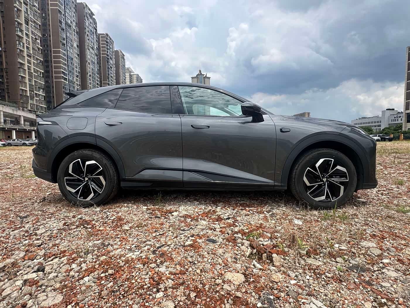 2025 Deepal S07 رمادي فضي, 3,000 km, China export – photo 4