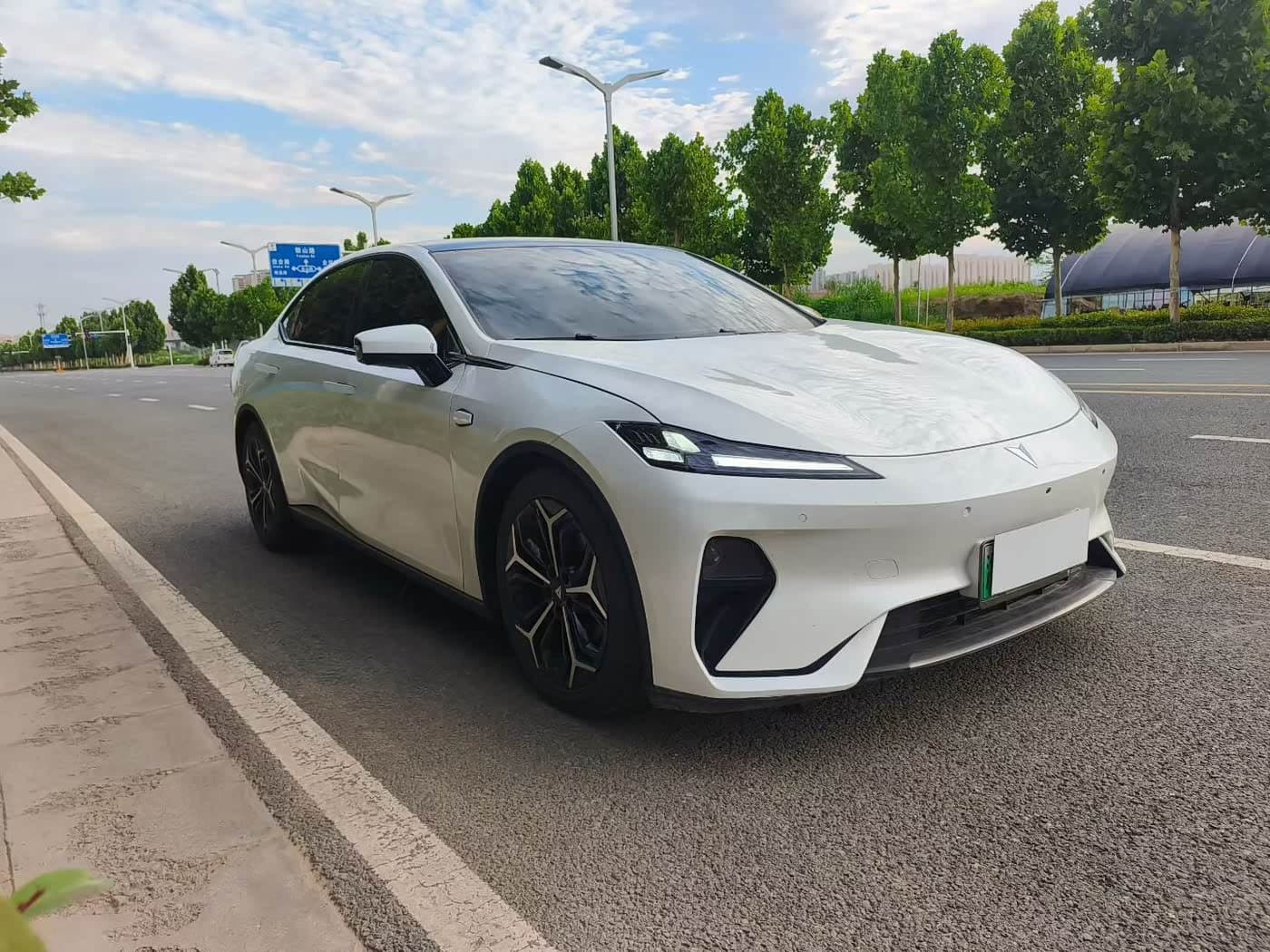 2025 Deepal Shenlan L07 White, 35,000 km, China export – photo 3