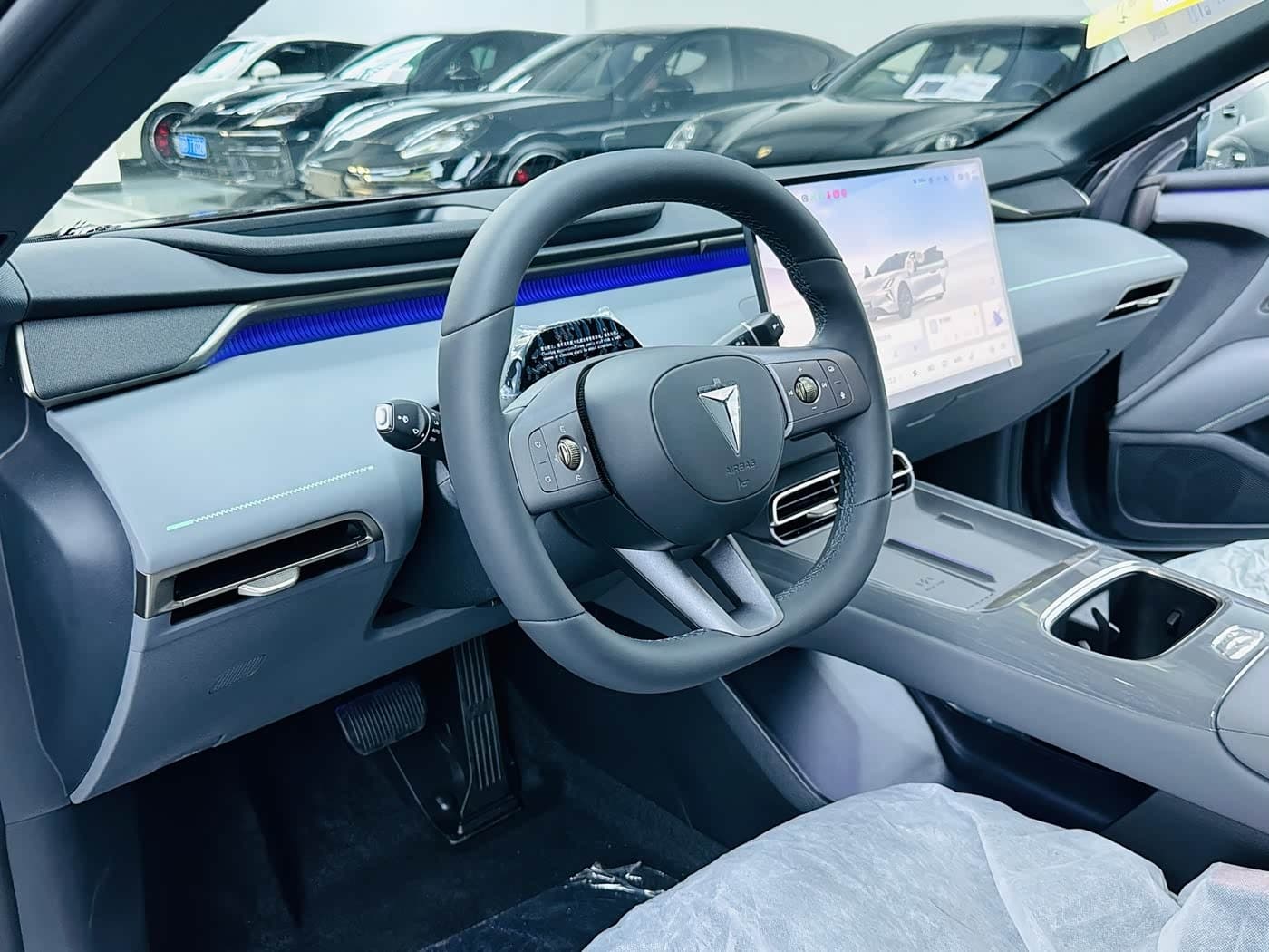 2025 Deepal DeepBlue L06 رمادي فضي, 100 km, China export – photo 5