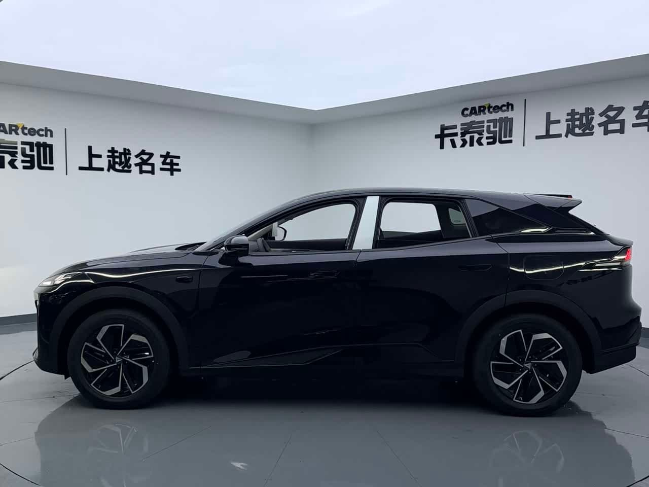 2025 Deepal S07 Black, 100 km, China export – photo 3