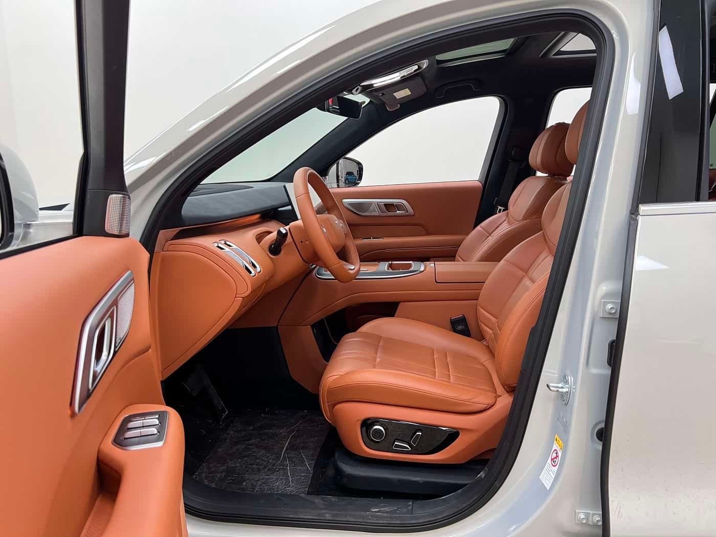 2025 Deepal Deep Blue S09 Silbergrau, 14,000 km, China export – photo 14