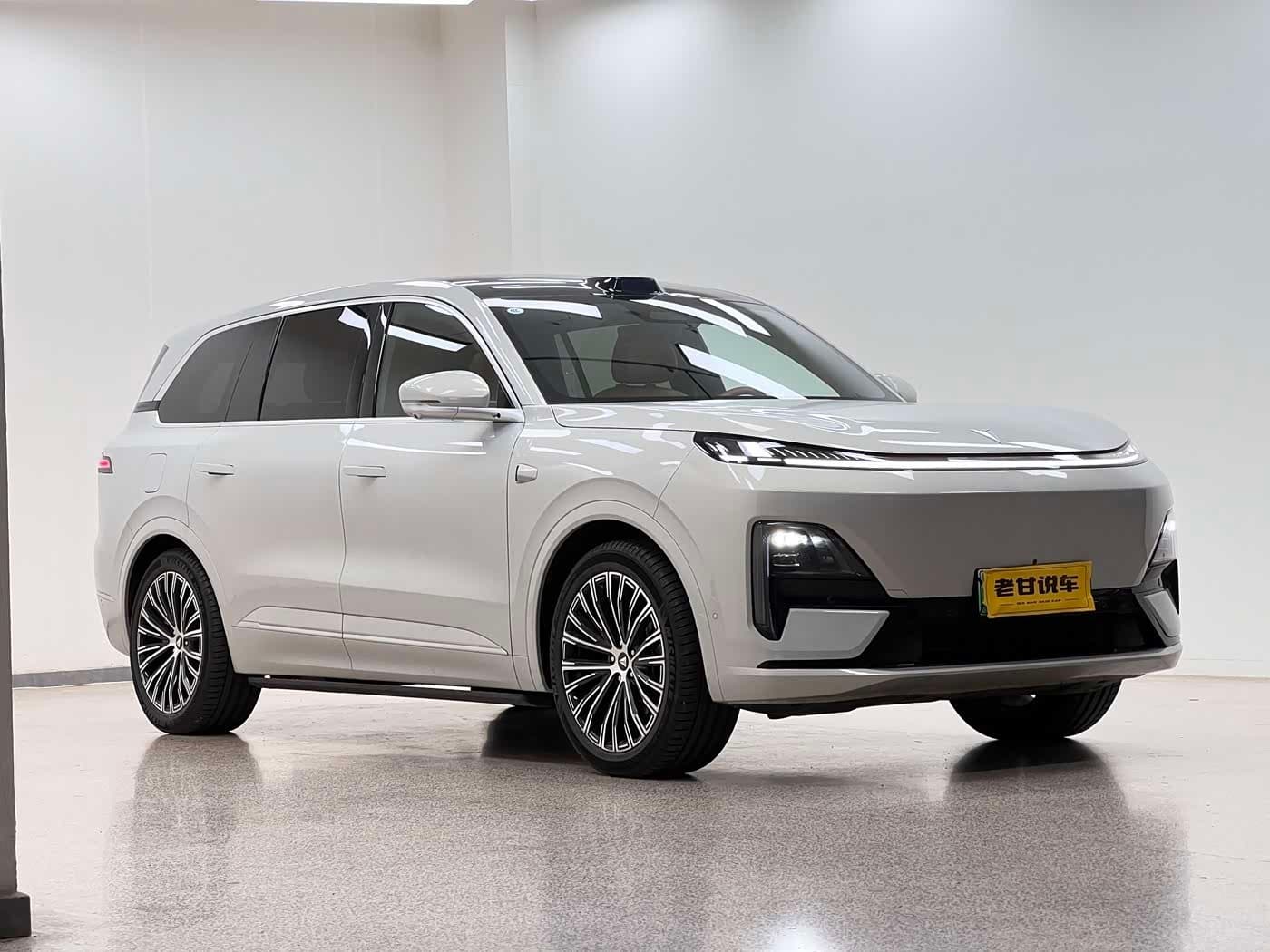 2025 Deepal Deep Blue S09 Silbergrau, 14,000 km, China export – photo 3