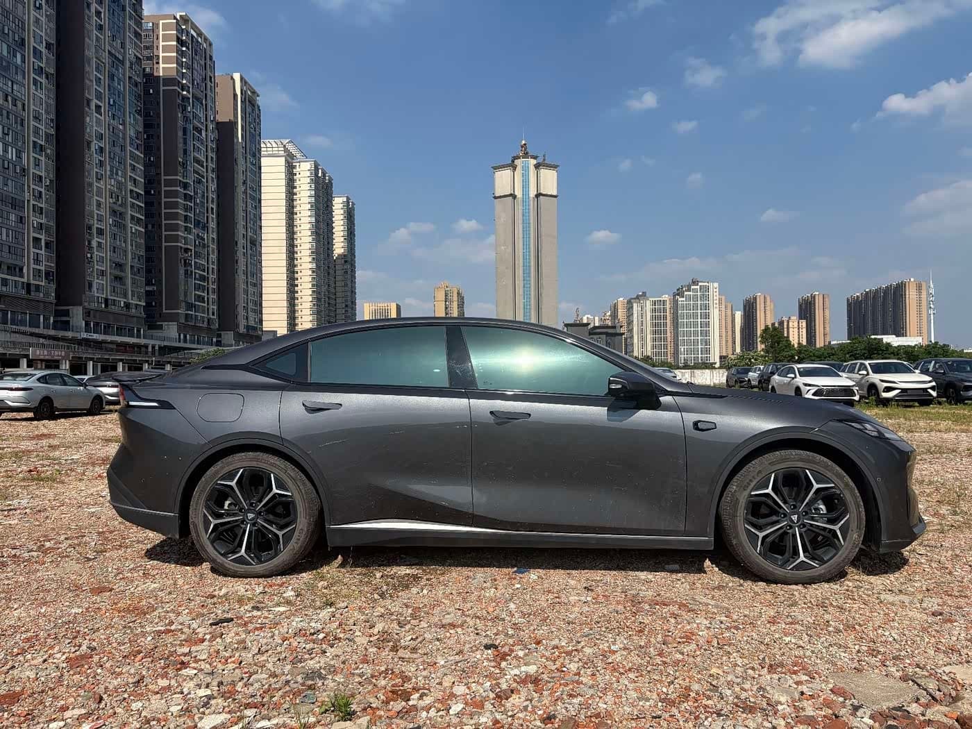 2024 Deepal Shenlan L07 رمادي فضي, 18,000 km, China export – photo 4