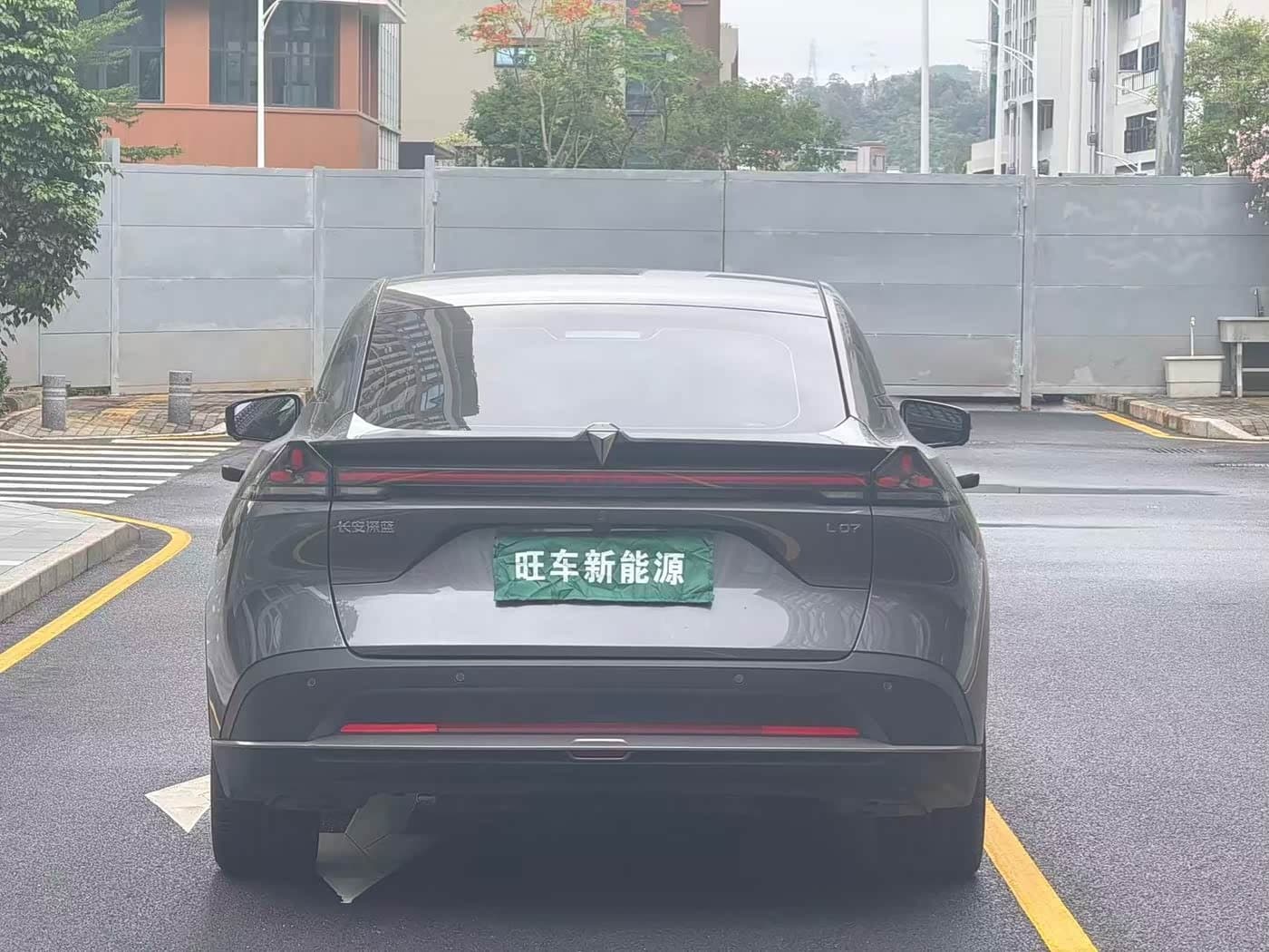 2025 Deepal Shenlan L07 رمادي فضي, 27,000 km, China export – photo 9
