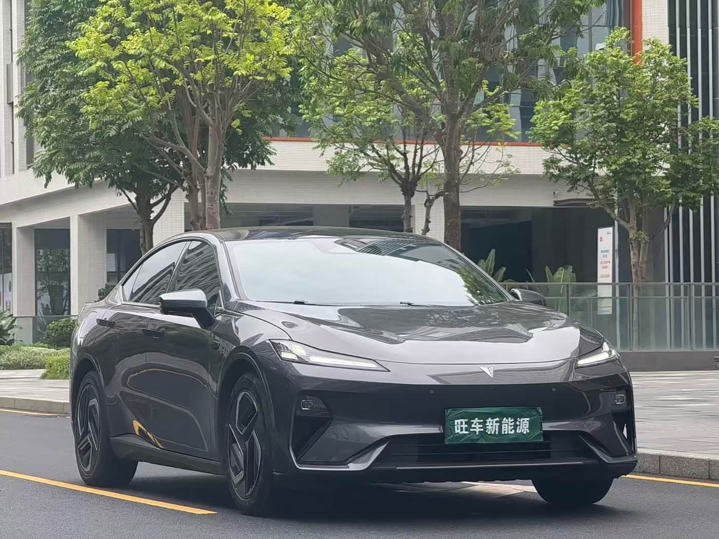 2025 Deepal Shenlan L07 رمادي فضي, 27,000 km, China export – photo 3