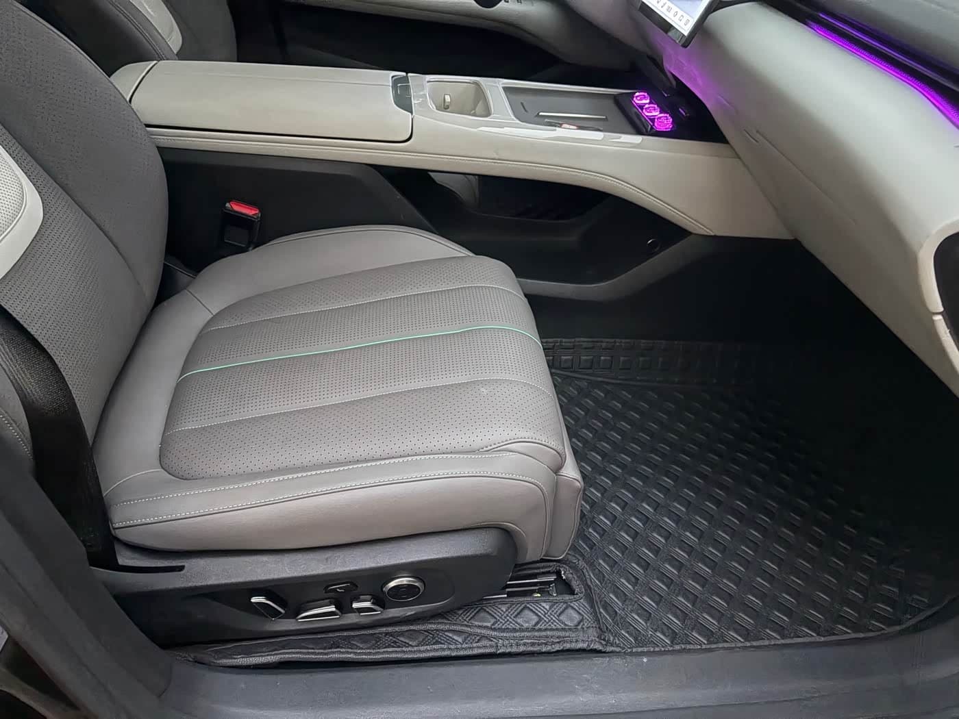 2025 Deepal Shenlan L07 Black, 22,000 km, China export – photo 9