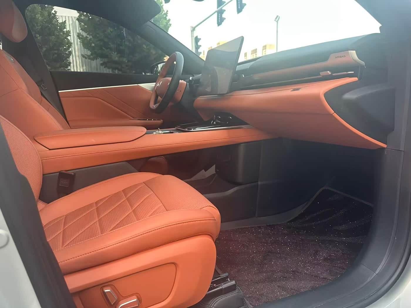 2024 Deepal Shenlan S05 رمادي فضي, 11,000 km, China export – photo 7