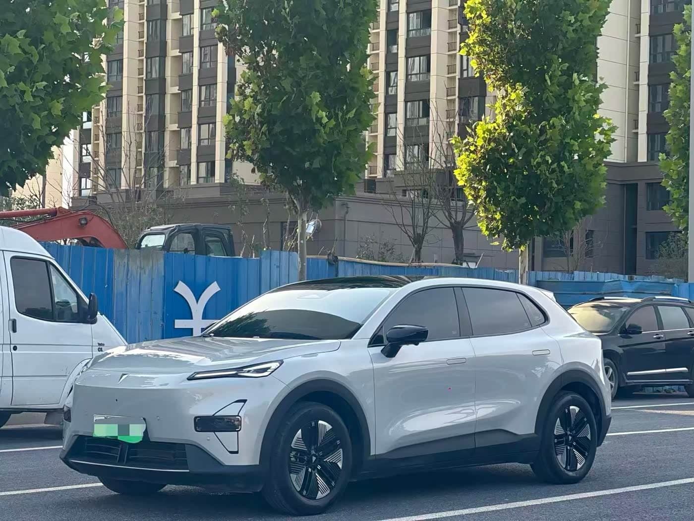 2024 Deepal Shenlan S05 رمادي فضي, 11,000 km, China export – photo 3
