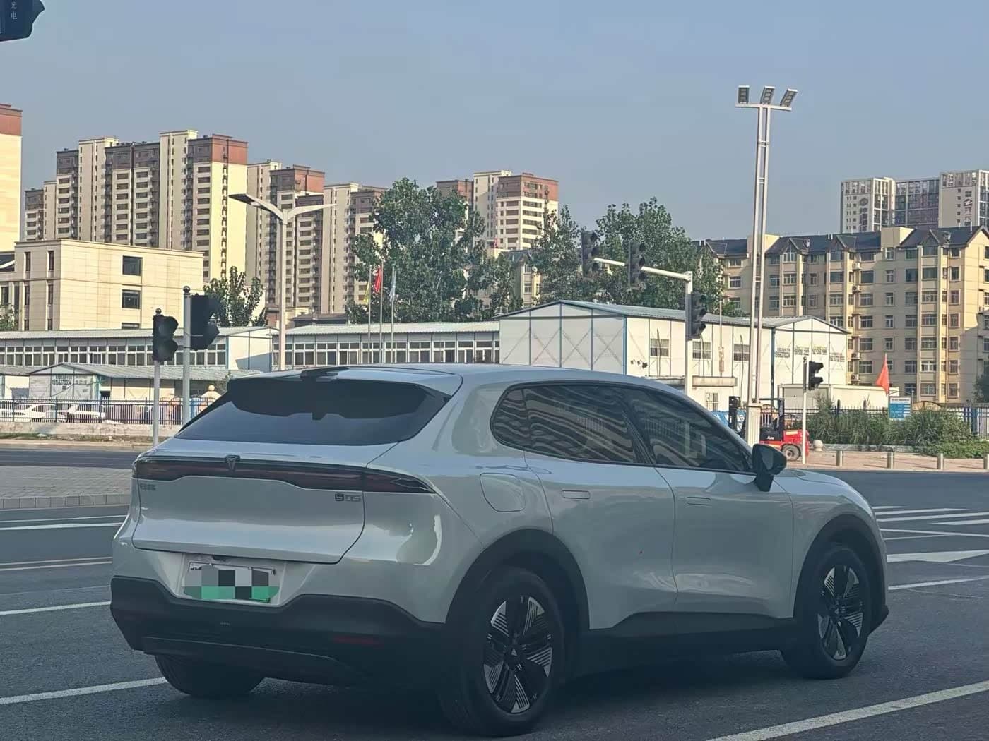 2024 Deepal Shenlan S05 رمادي فضي, 11,000 km, China export – photo 10