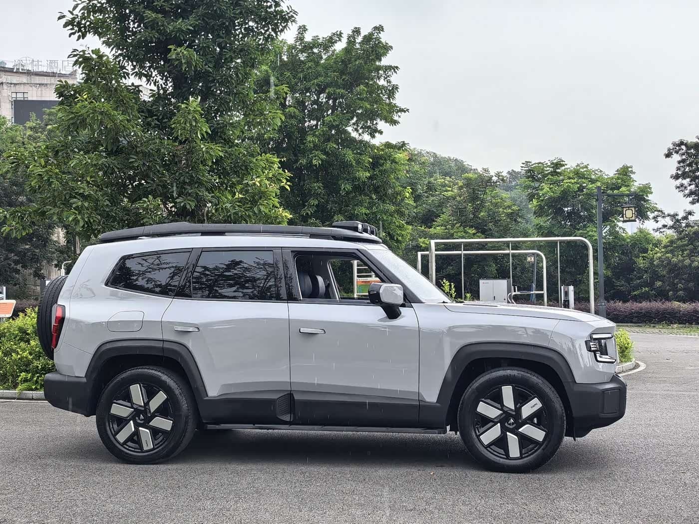 2024 Deepal Deep Blue G318 Gris Argenté, 38,000 km, China export – photo 4