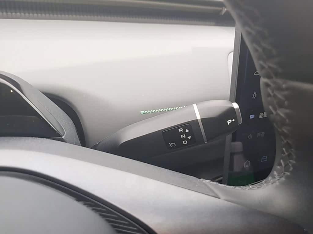 2025 Deepal DeepBlue L06 رمادي فضي, 11,100 km, China export – photo 14