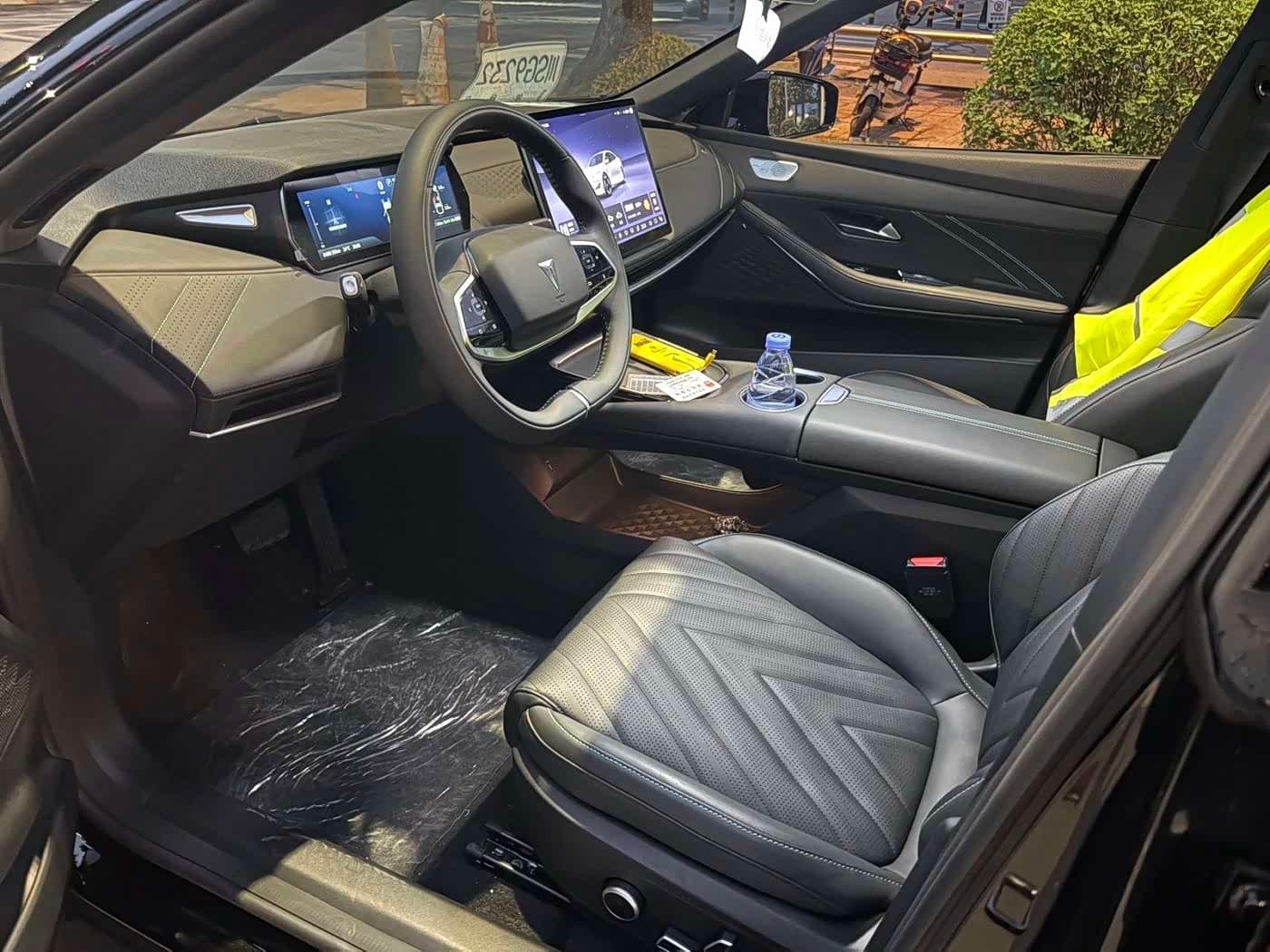 2025 Deepal SL03 Black, 13,000 km, China export – photo 4