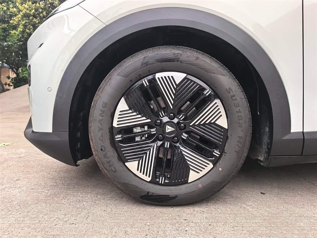 2024 Deepal Shenlan S05 Silbergrau, 13,000 km, China export – photo 14