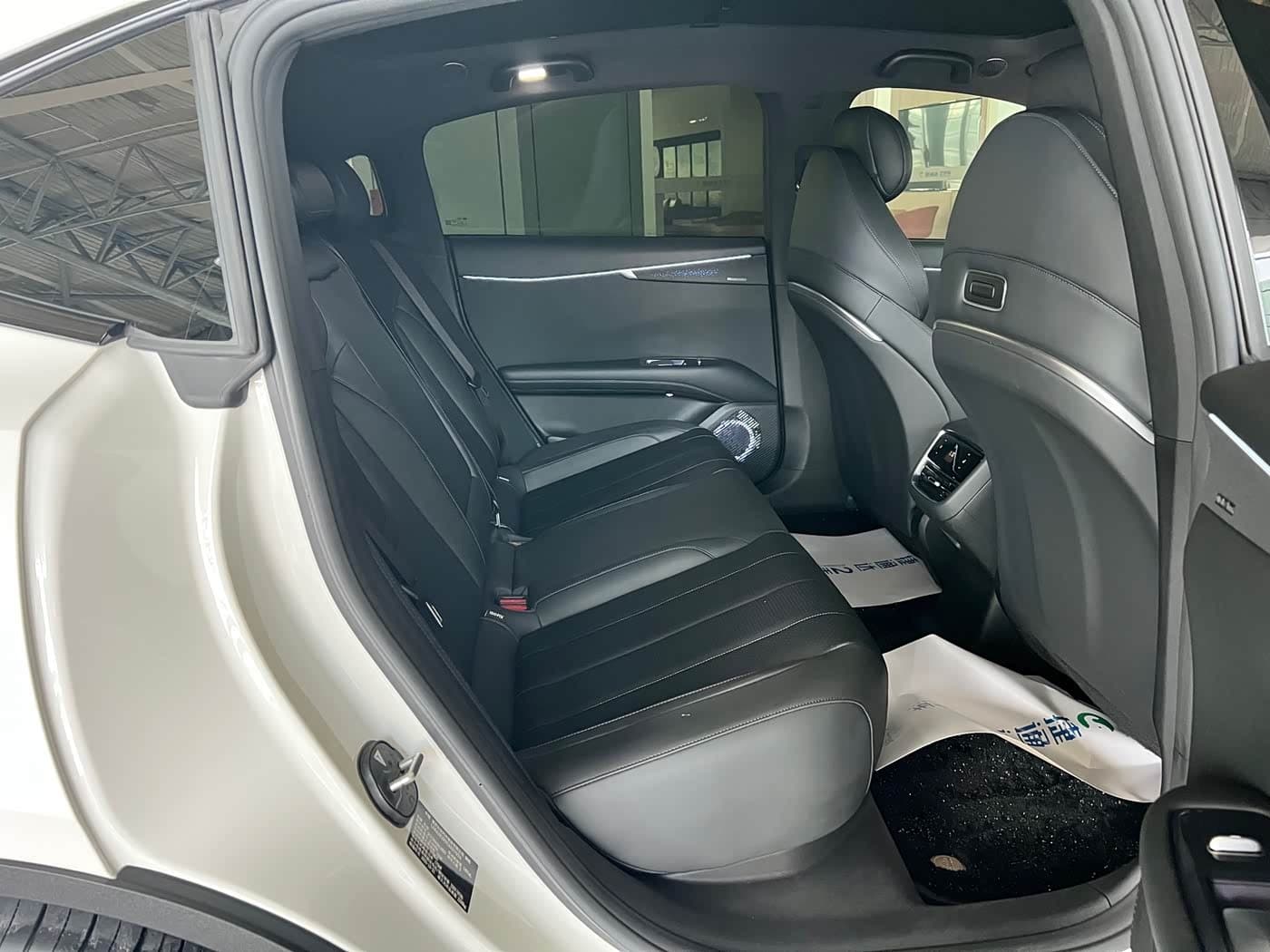 2025 Deepal Shenlan L07 White, 10,000 km, China export – photo 13