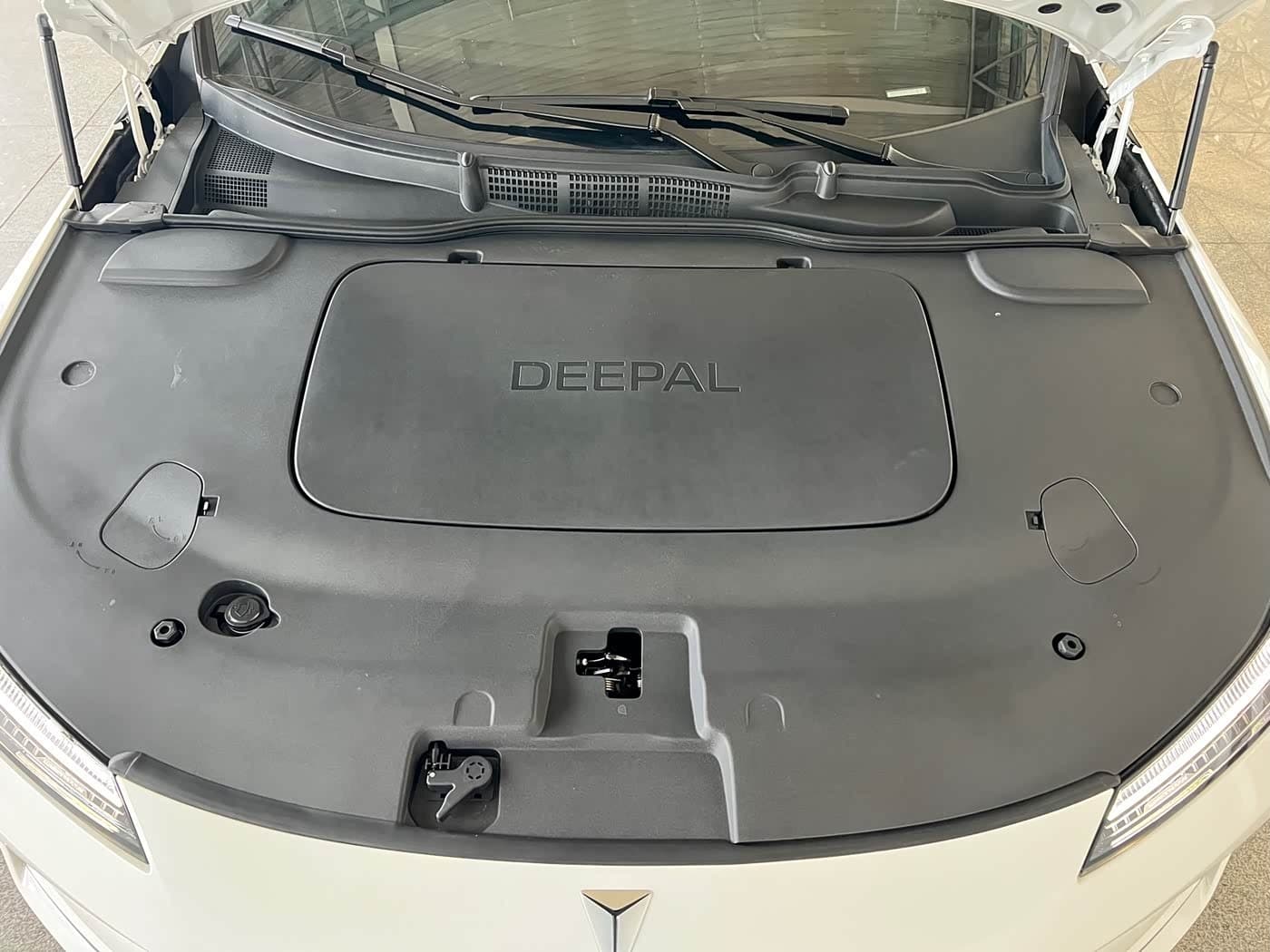 2025 Deepal Shenlan L07 White, 10,000 km, China export – photo 20