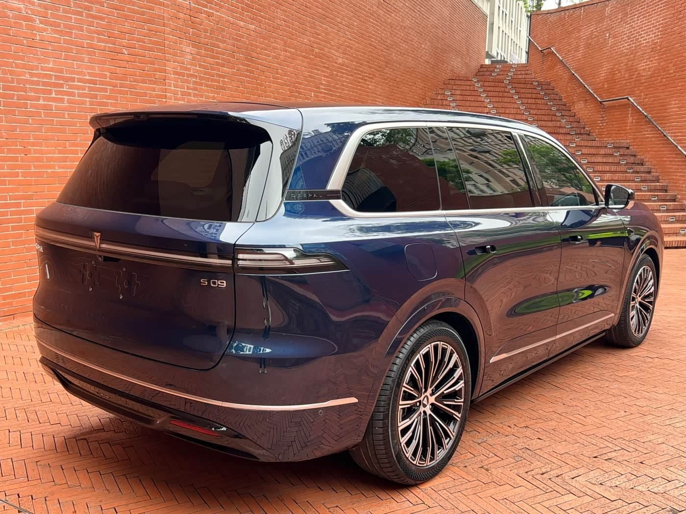 2025 Deepal Deep Blue S09 Silbergrau, 11,500 km, China export – photo 6
