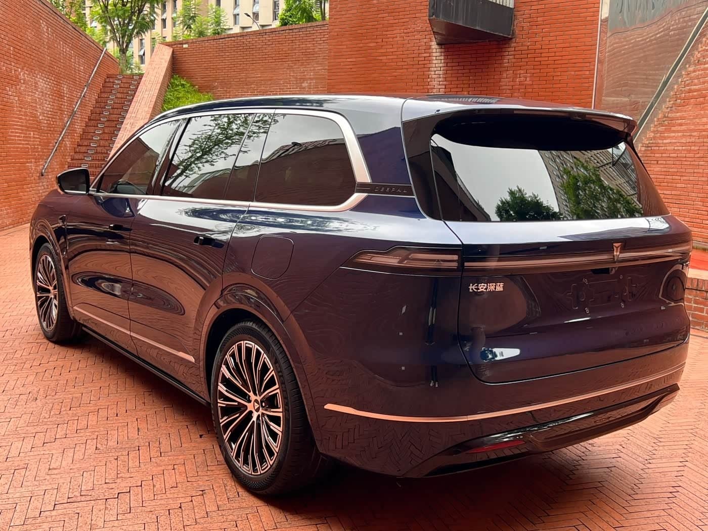 2025 Deepal Deep Blue S09 Silbergrau, 11,500 km, China export – photo 8