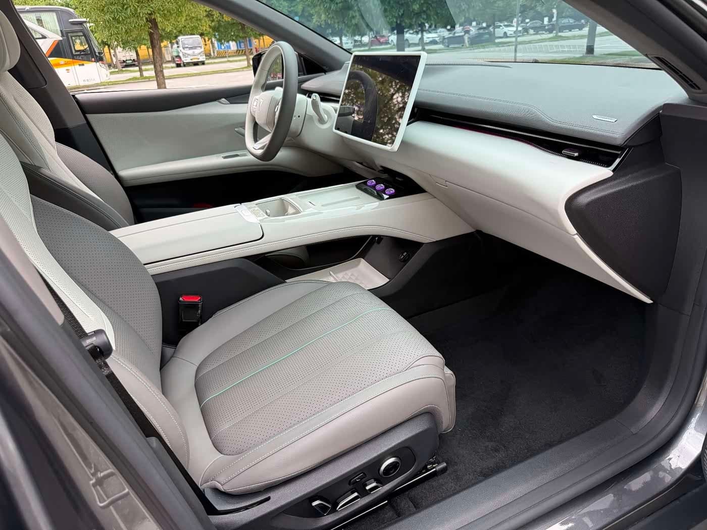 2025 Deepal Shenlan L07 رمادي فضي, 10,000 km, China export – photo 4